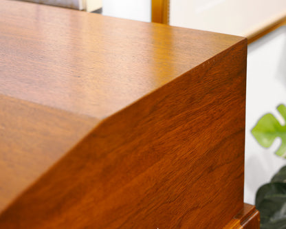 Standing Captains Desk