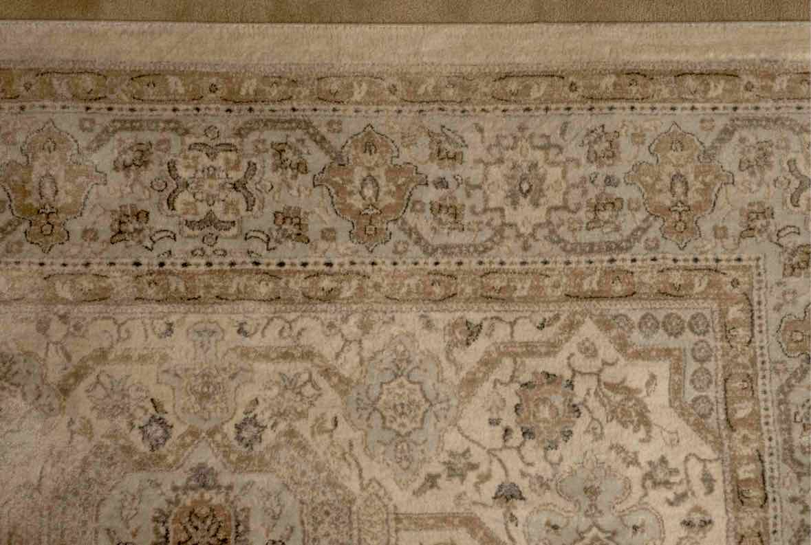 Safavieh 'Iasbella' Made In Turkey In Cream/ Beige / Gray Area Rug