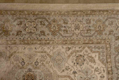 Safavieh 'Iasbella' Made In Turkey In Cream/ Beige / Gray Area Rug