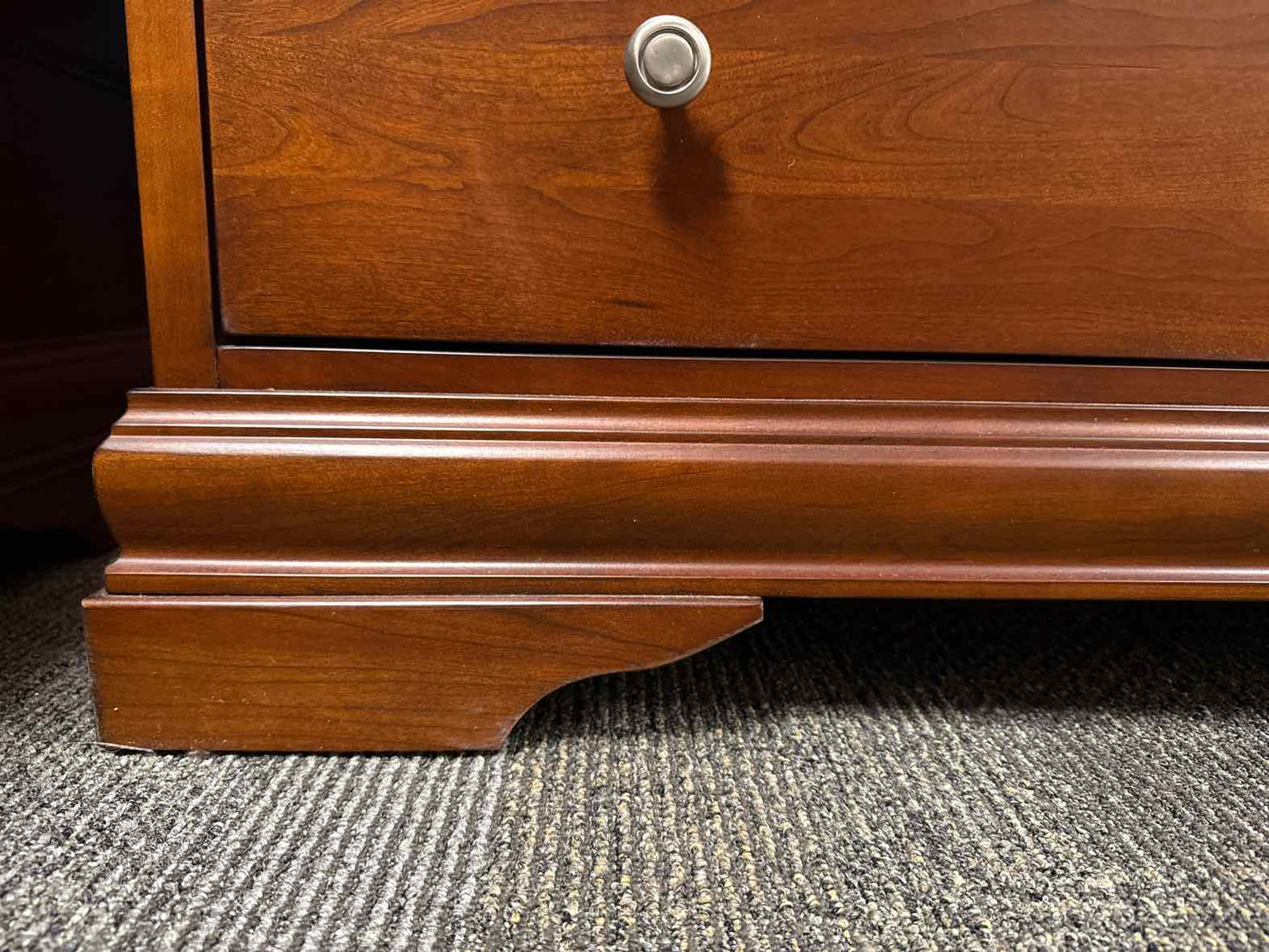 Mastercraft Cherry 8-Drawer Dresser w/ Mirror