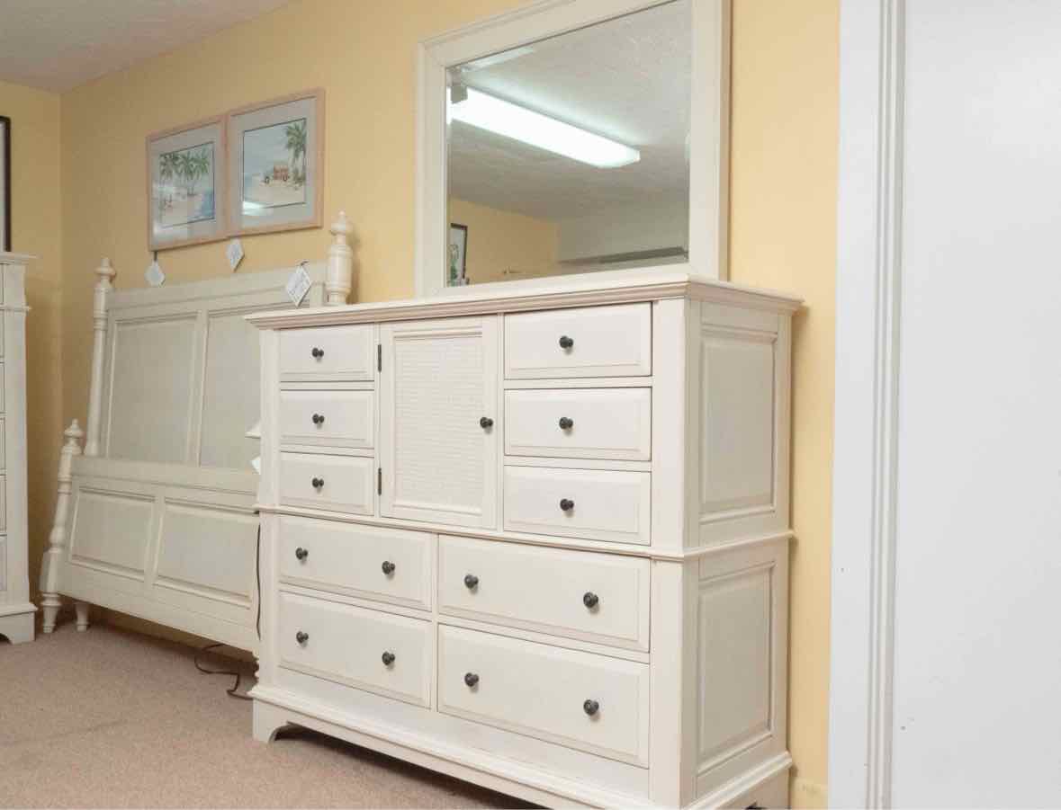 Ivory 10 Drawer Mule Chest with Interchangeable Cane/Panel Door with Mirror