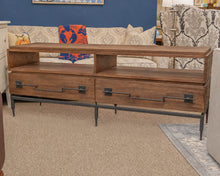Global Views 'Scratch' Media Console