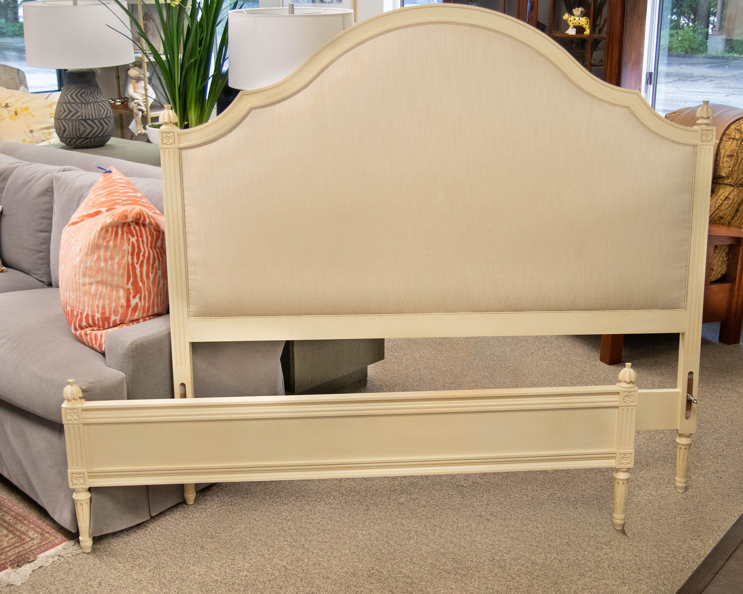 Hickory Chair 'Simone' Queen Upholstered Bed