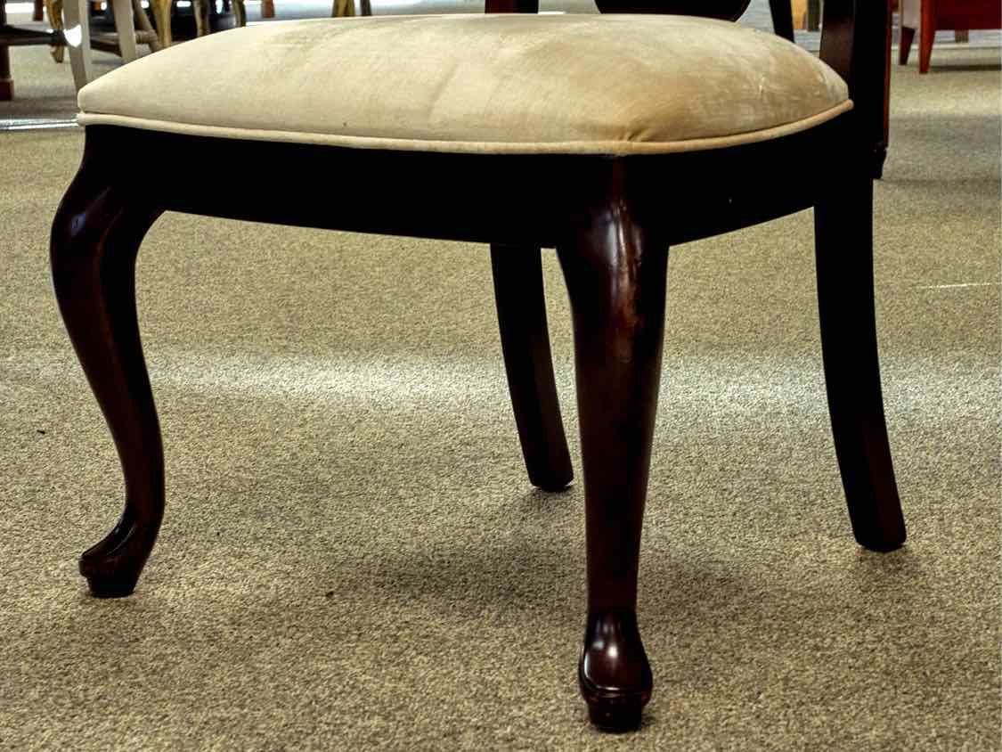 Thomasville Trestle Dining Table in Dark Finish & Set of 8 Matching Chairs