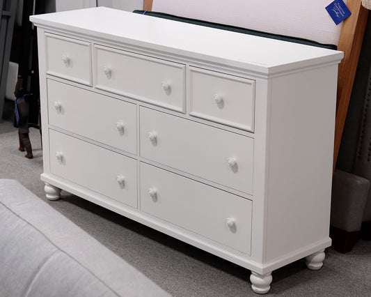 Vaughan Bassett 7-Drawer White Dresser
