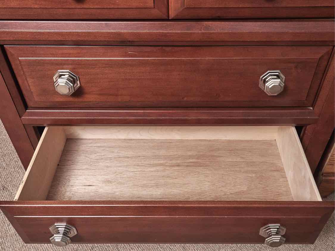 Vaughan Bassett Cherry Finish 5 Drawer  Chest