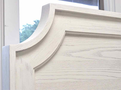 Bassett 'Ventura Panel Storage' King Bed
