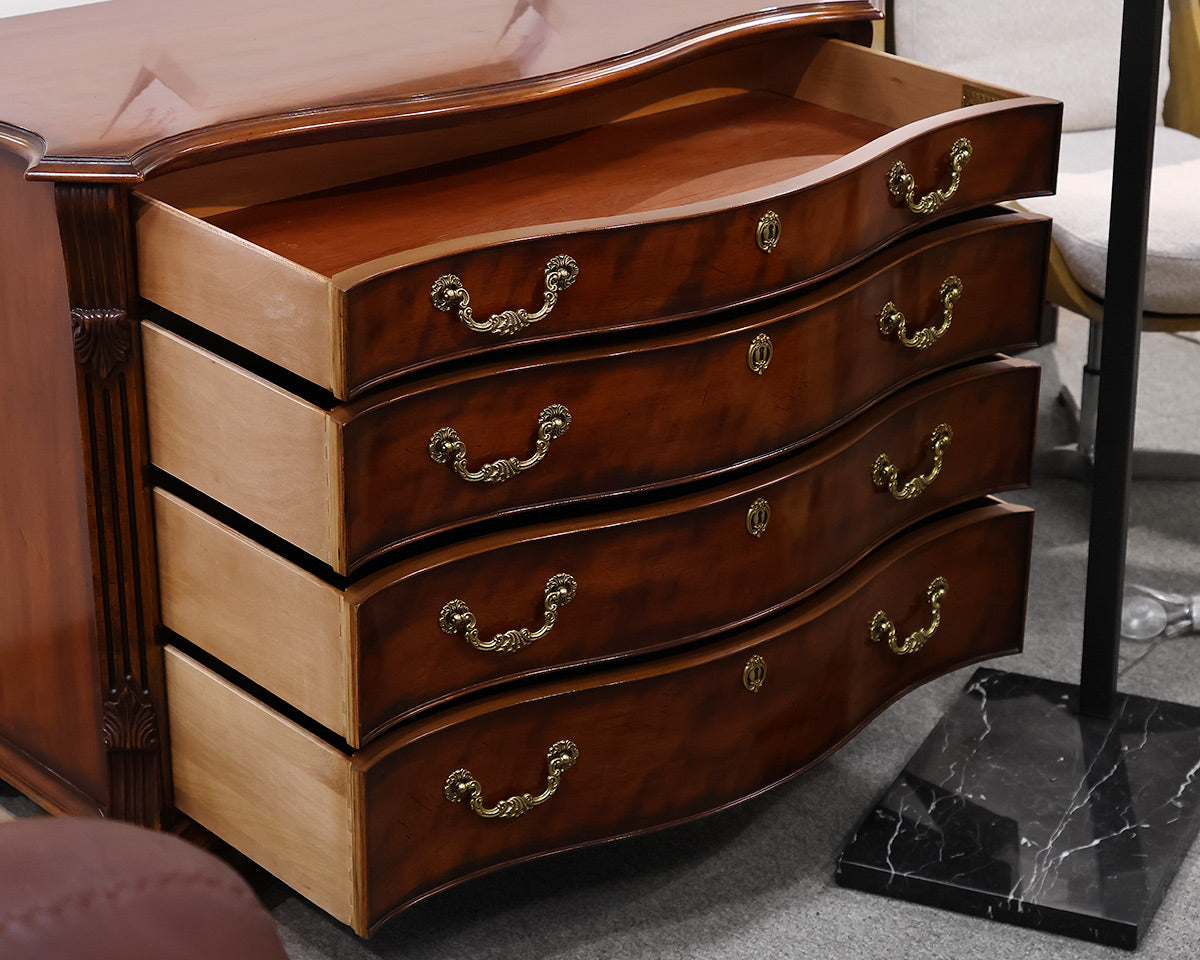 Heneredon RL Serpentine Chest