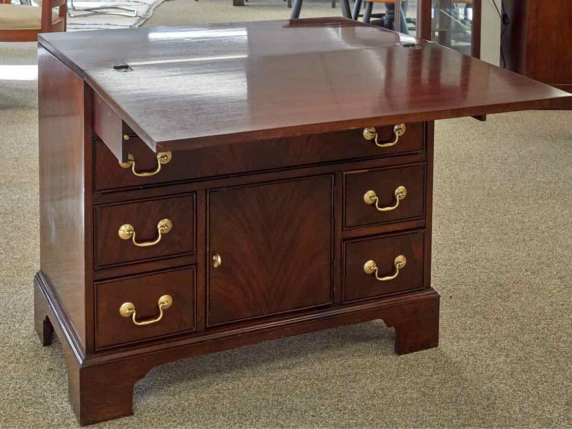 Jasper Cabinet Mahogany Server with Folding Extension Top