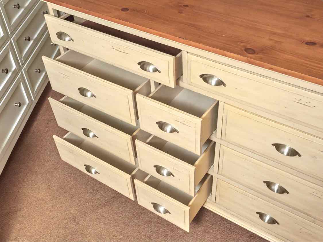 Liberty Furniture  'Ocean Isle' Bisque Rubbed Finish 11 Drawer Pine Top Dresser