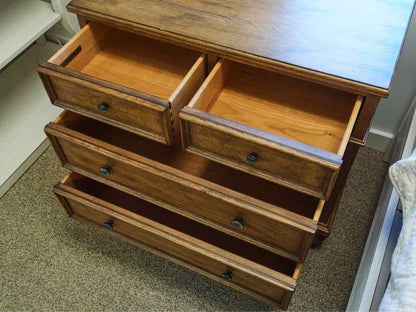 Ethan Allen New Country "Regan' 4 Drawer Accent Chest