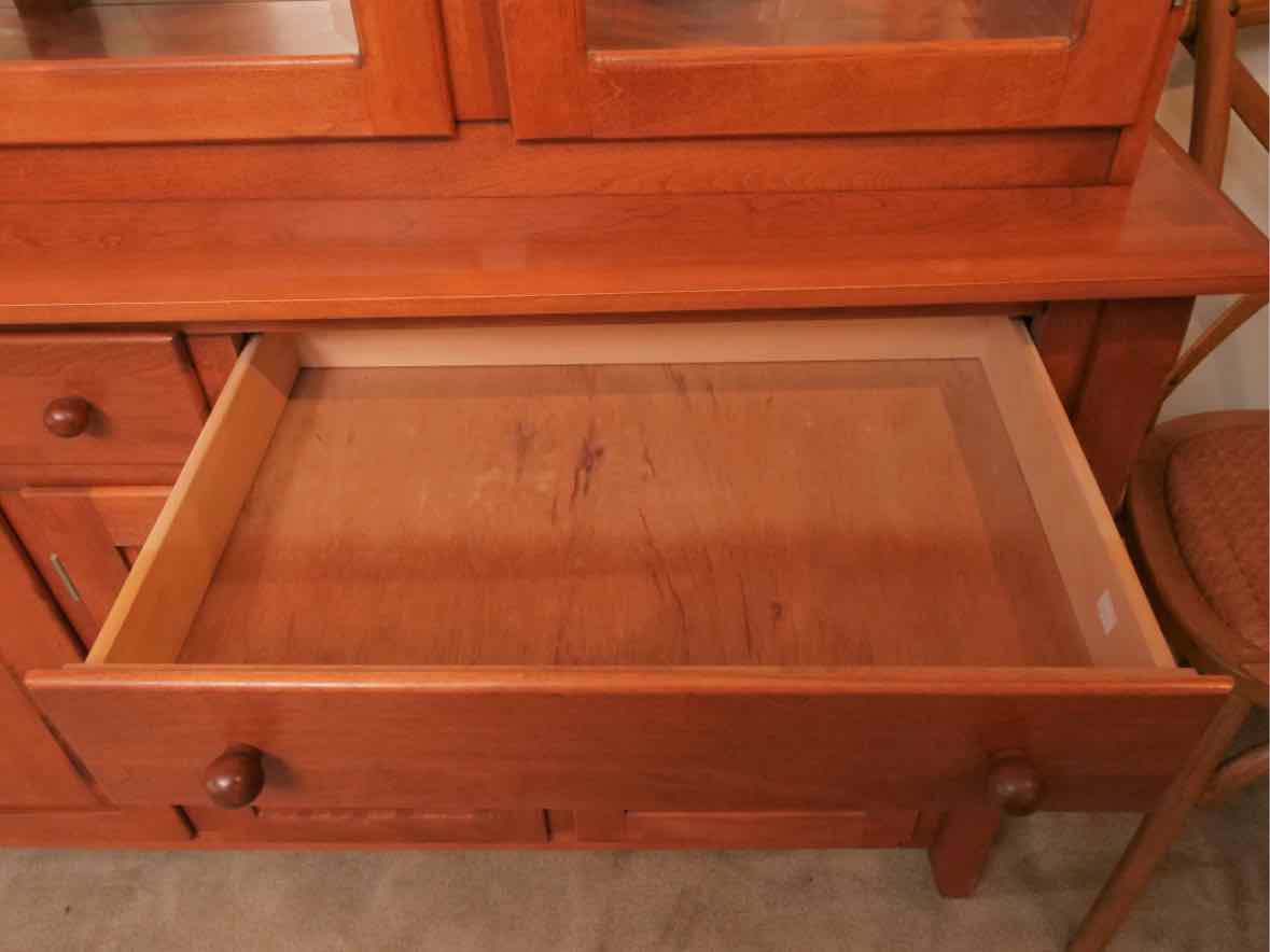 Thomasville Maple 3 Glass Doors 2 Drawers & 3 Lower Doors  Hutch
