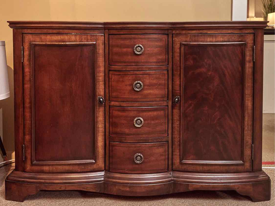 Hooker Furniture Mahogany 4 Drawer 2 Door  Sideboard