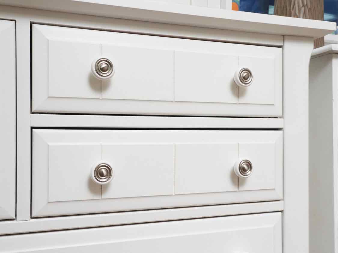 Off White Finish  9 Drawer Mule Chest