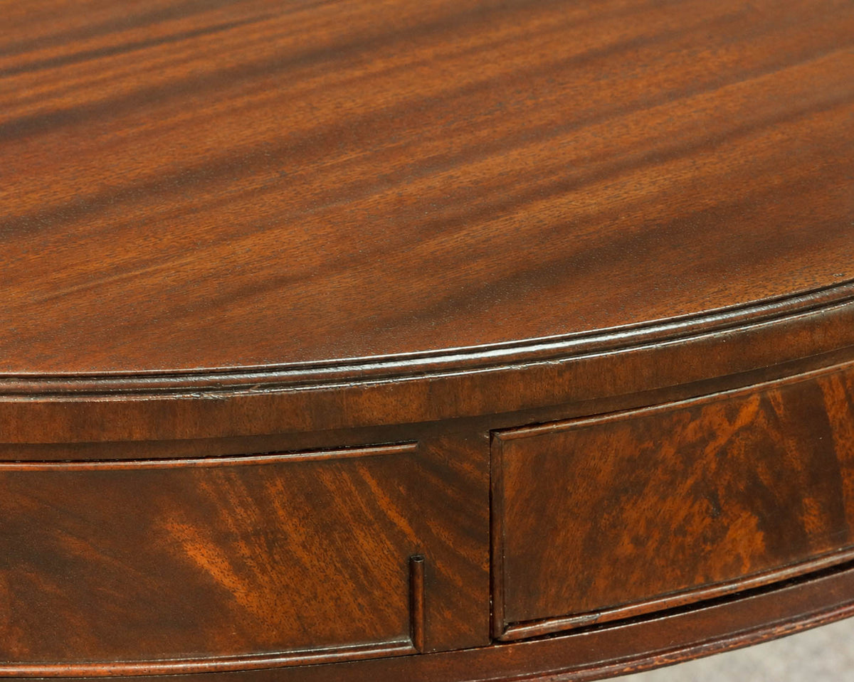 Mahogany Renter's Accent Table with Pedestal Base