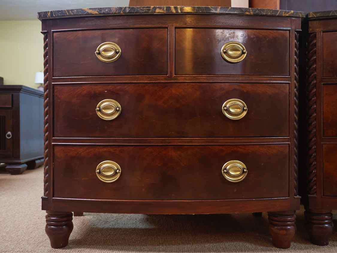 Henredon Mahogany  Bachelors Chest with 4 Drawers &  Black & Gold Marble Top