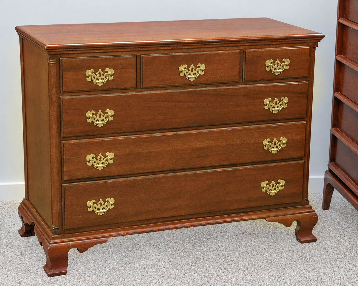 Mahogany 6-Drawer Dresser with Brass Pulls