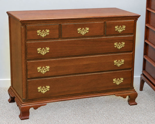 Mahogany 6-Drawer Dresser with Brass Pulls
