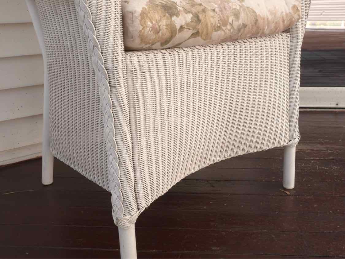 Lloyd Flanders Outdoor Glass Top Table & 4 Wicker Chairs Dining Set