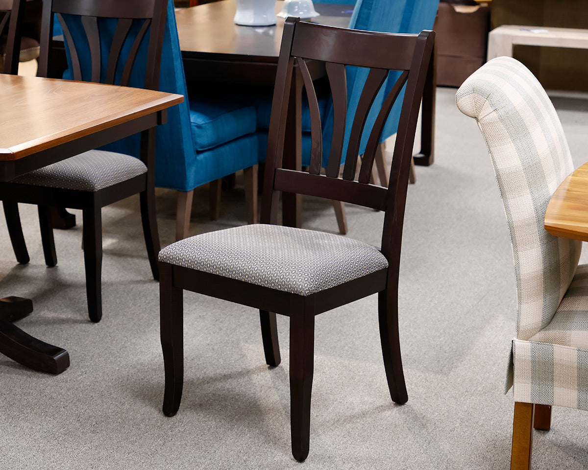 Palettes by Winesburg Dining Table With 6 Chairs