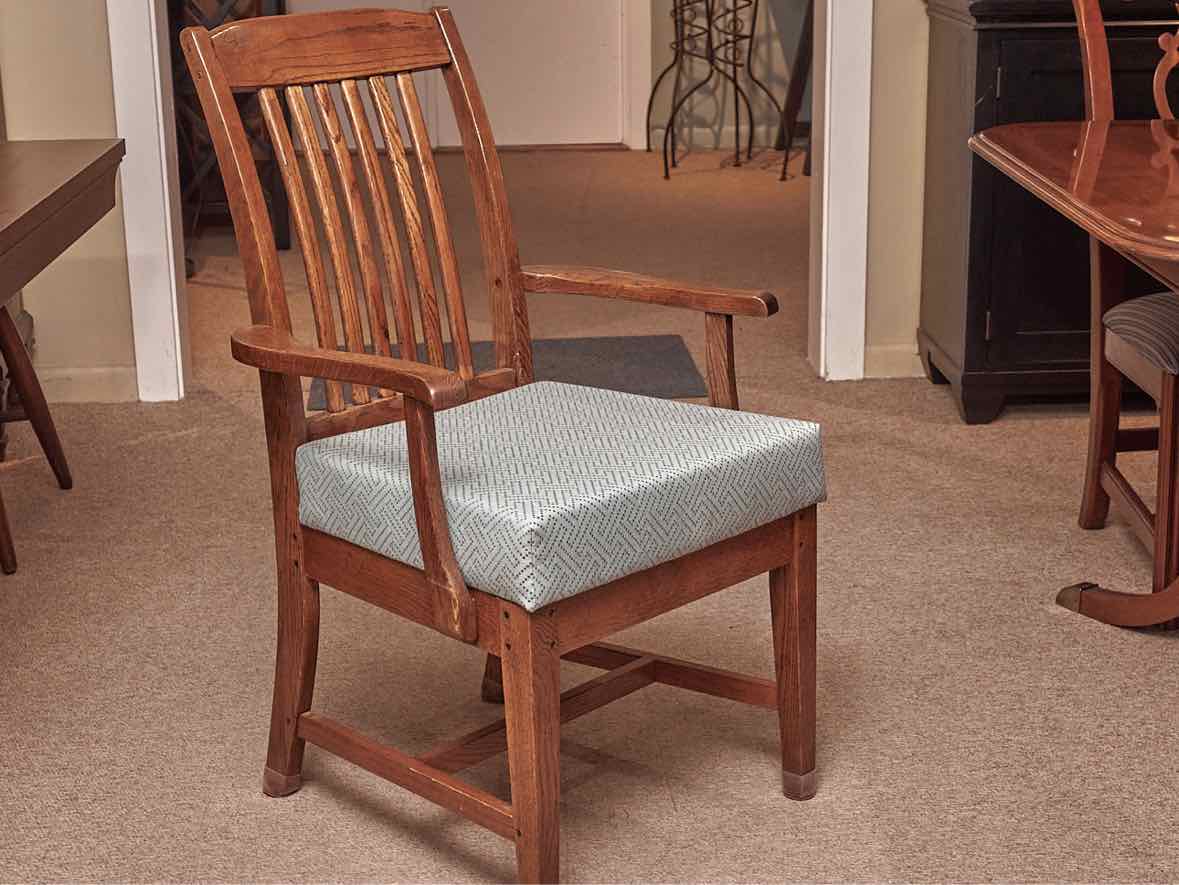 Oak Mission Style Table &  6 Chair Set