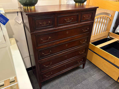 Henredon 'Acquisitions' 7-Drawer Chest