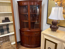 Morganton 'Duncan Phyfe' Corner Display Cabinet