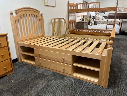 Stanley 'Young America' Captain's Twin Bed