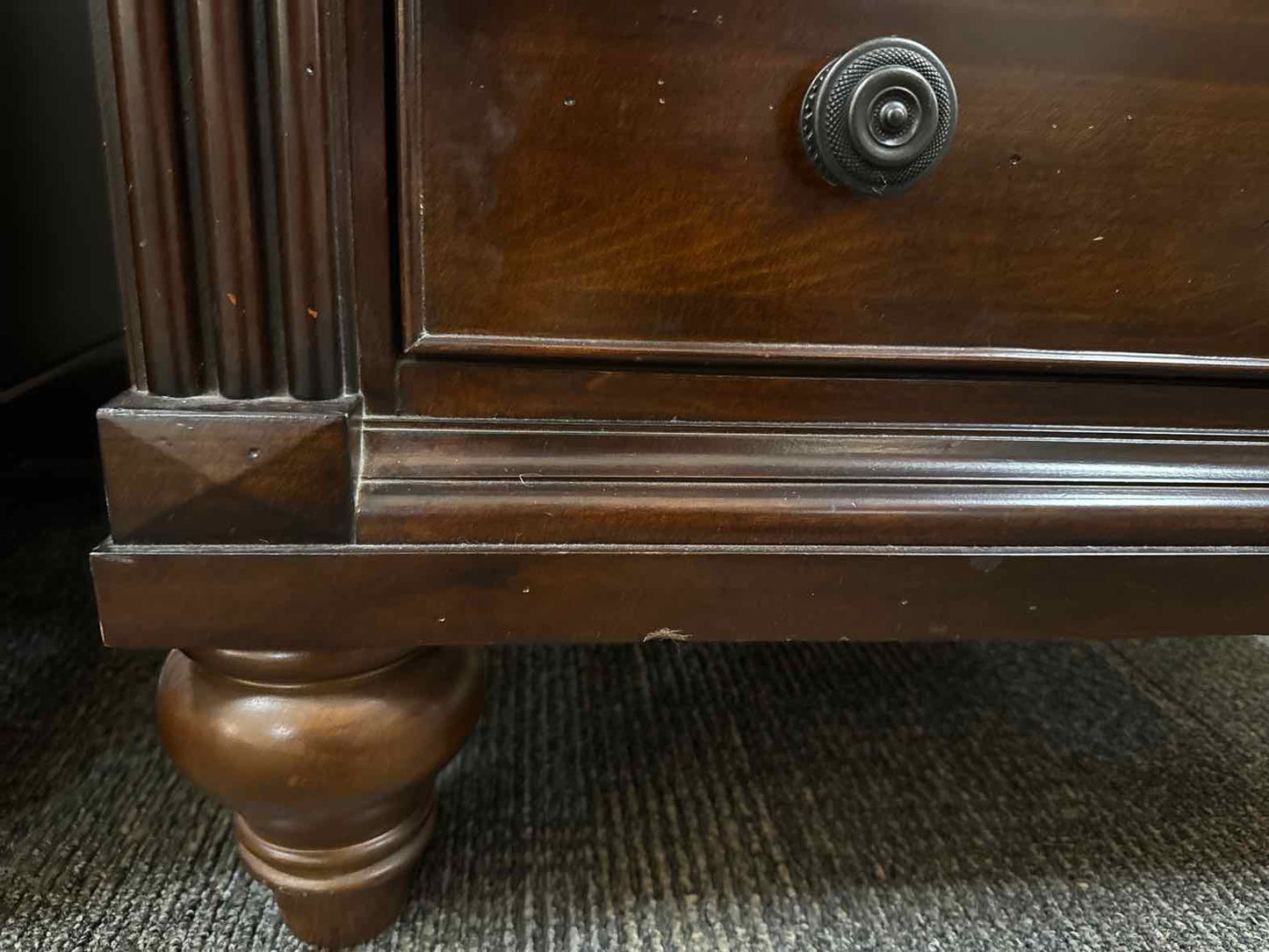 Michael Ashton 3-Drawer Nightstand