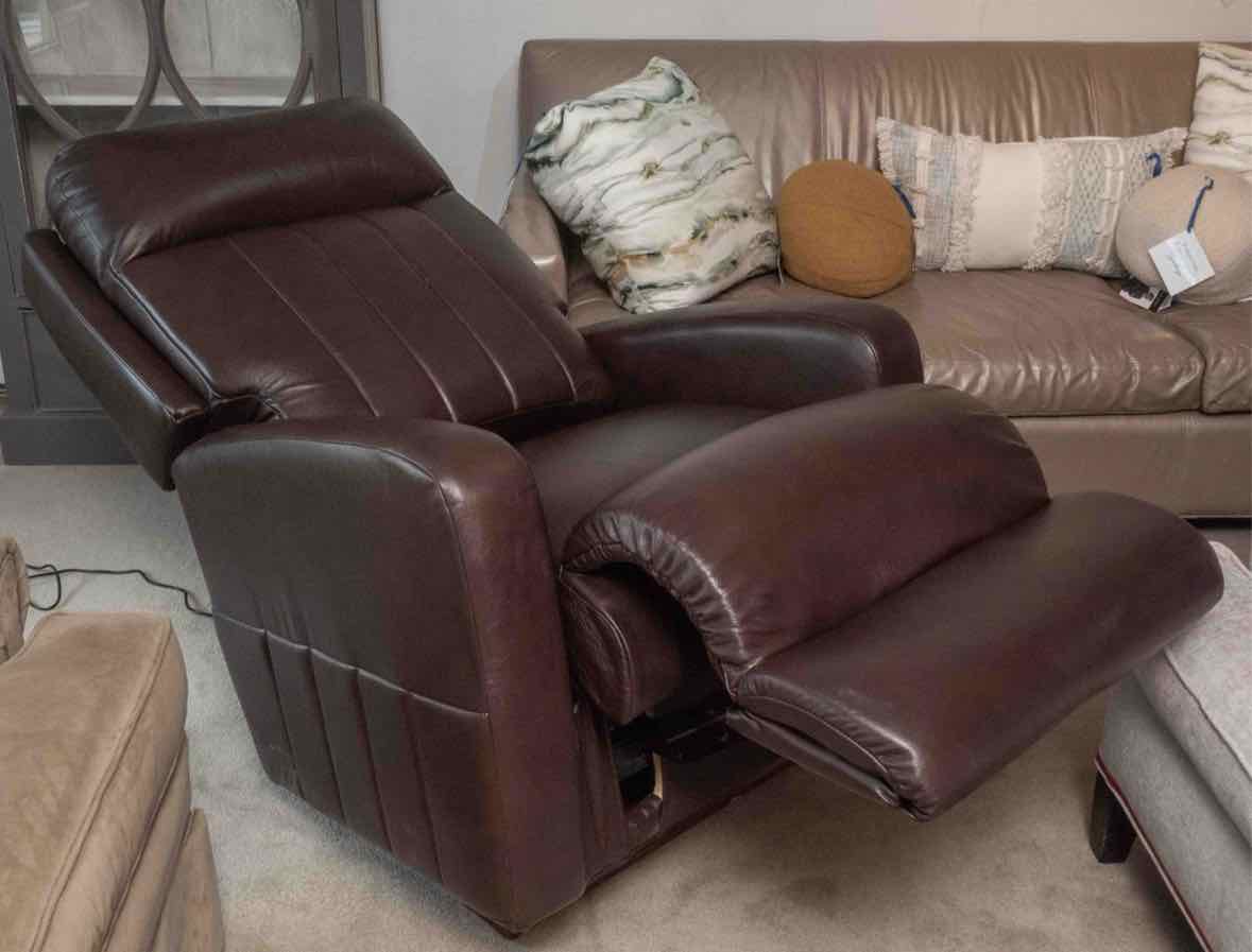 La-Z-Boy 'Finley' Power Wall Hugger Recliner in Chocolate Brown Leather