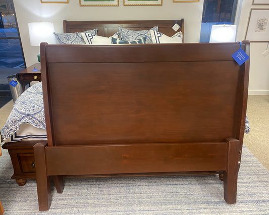 Bench Made Solid Cherry Finish Queen Bed