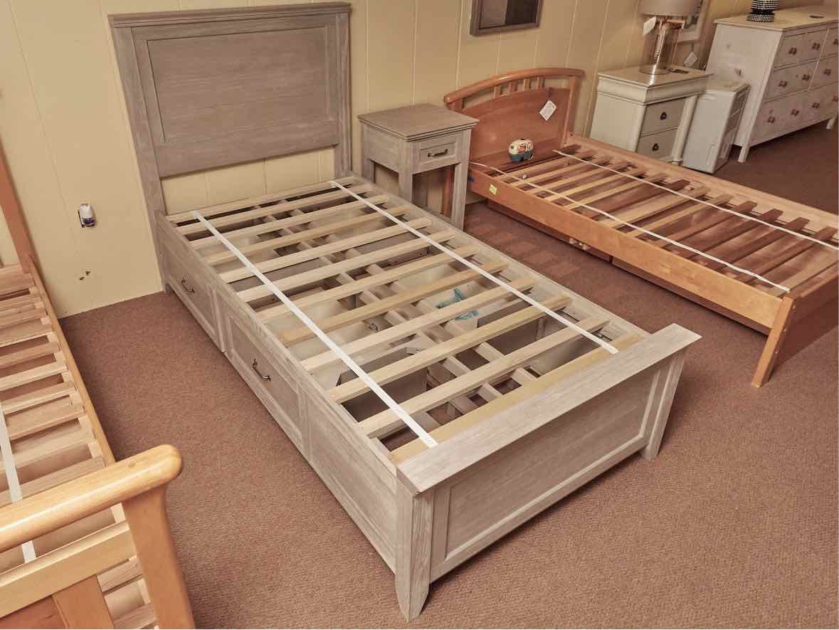 Pottery Barn 'Hampton' ' Finish 'Brushed Fog'  4 Drawer Storage Twin Bed