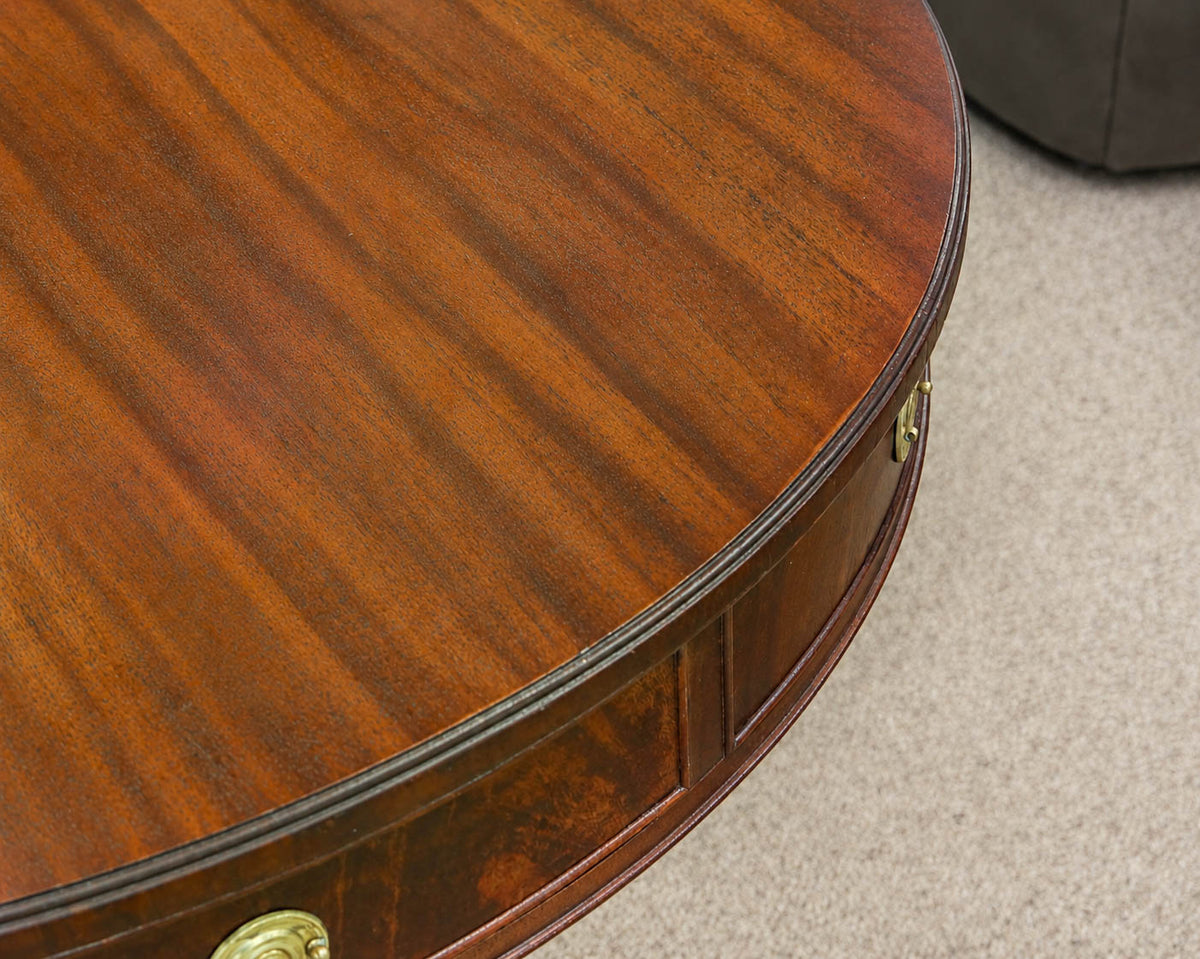 Mahogany Renter's Accent Table with Pedestal Base