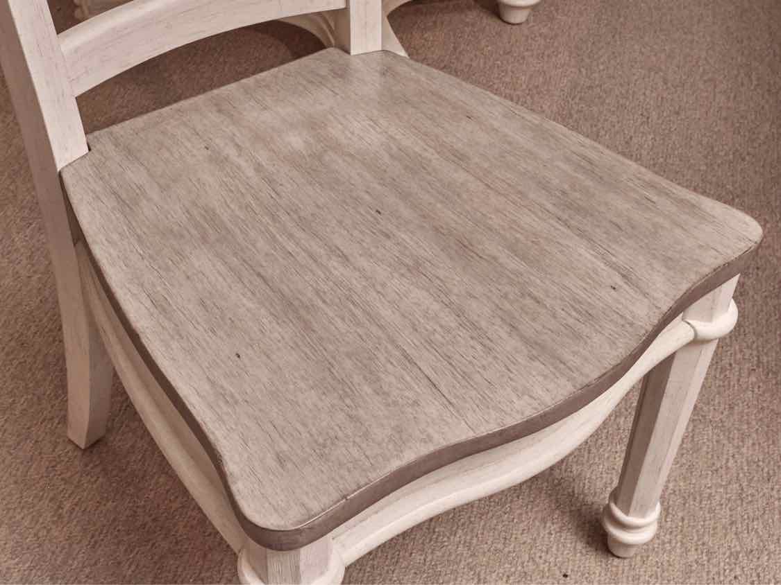 Round  Driftwood Top Finish Cream Finish Table &  4 Chair Set
