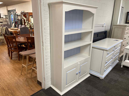 Newport Cottages 'Taylor' Bookcase