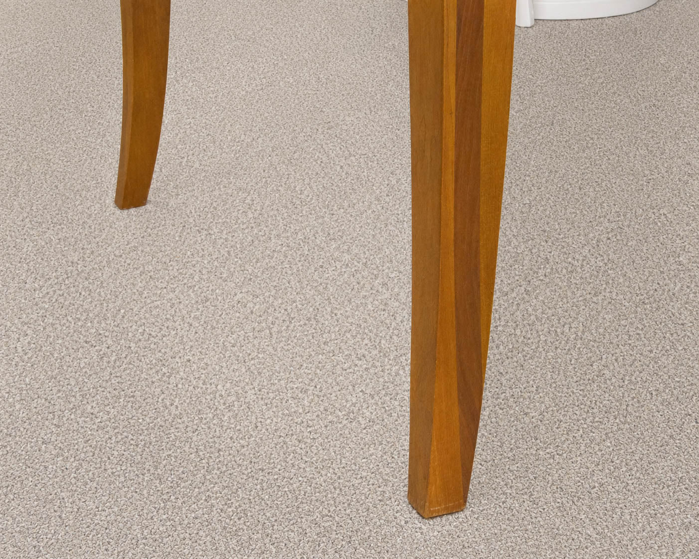 Stanley Cambridge Collection Cherry Dining Table  W/ Two Leaves