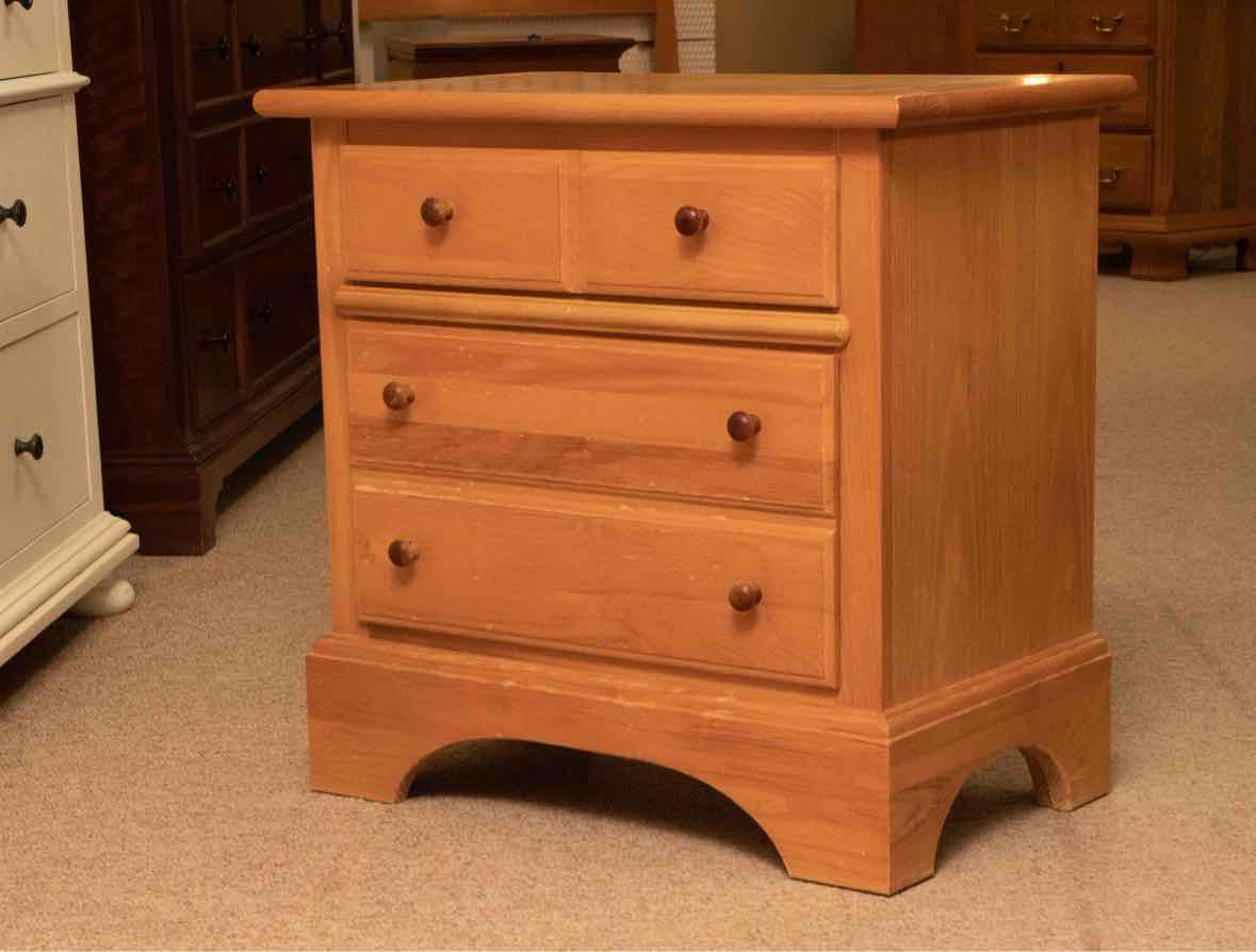 Vaughan Bassett Honey Oak 2 Drawer Nightstand