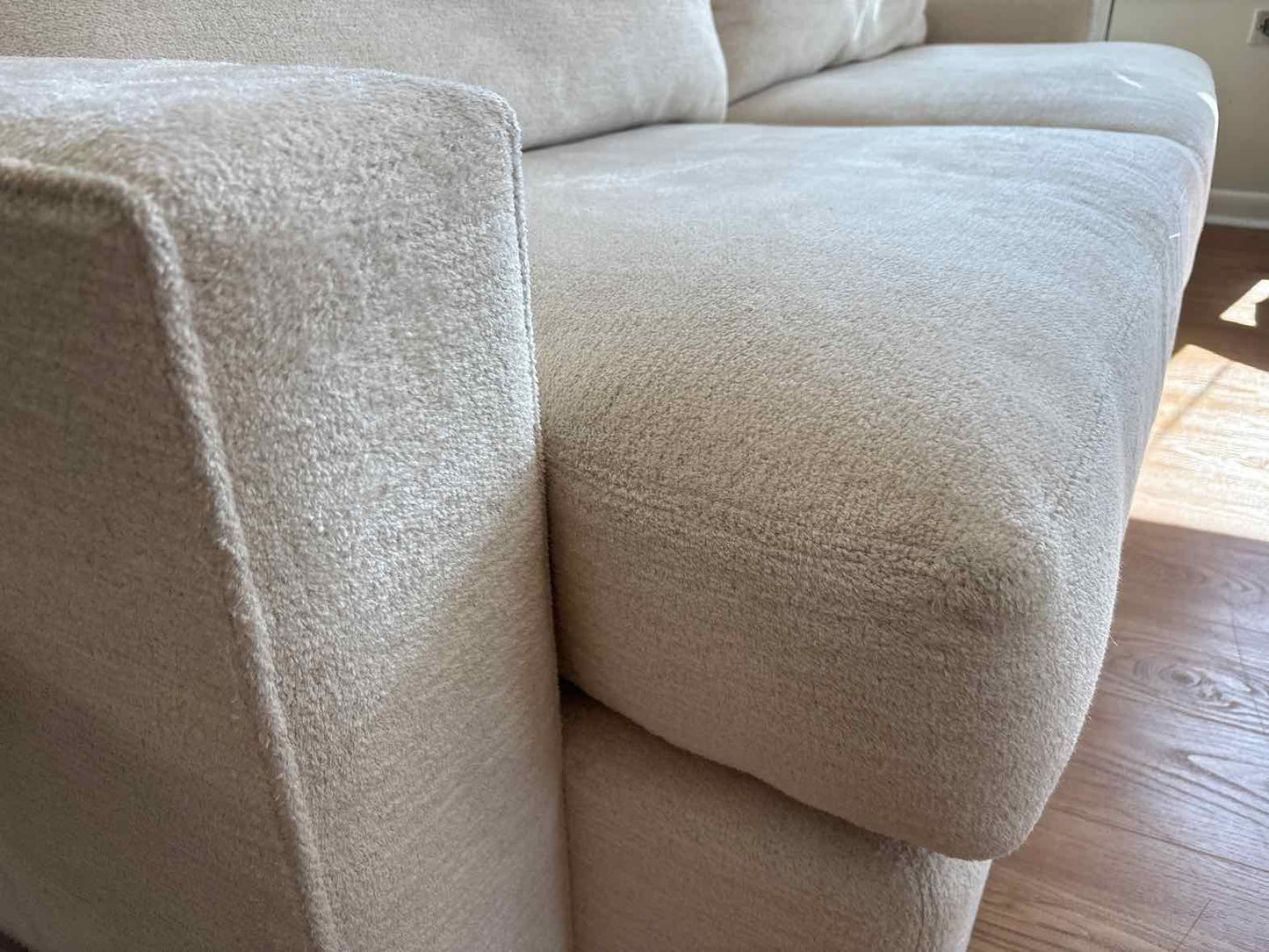 Kravet 'Derring' Sofa In Ivory