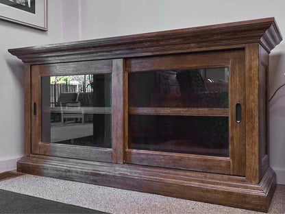 Bassett Weather Oak Console with 2 Sliding Glass doors