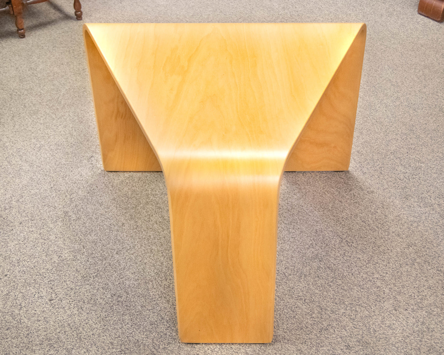 Ekornes Corner Table in Maple