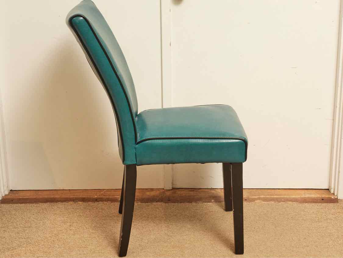 Round Black Finish Table &  4 Teal Bonded Leather Chair Set