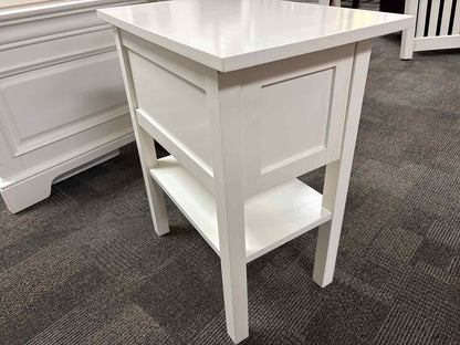 Pair of Maine Cottage White Nightstands