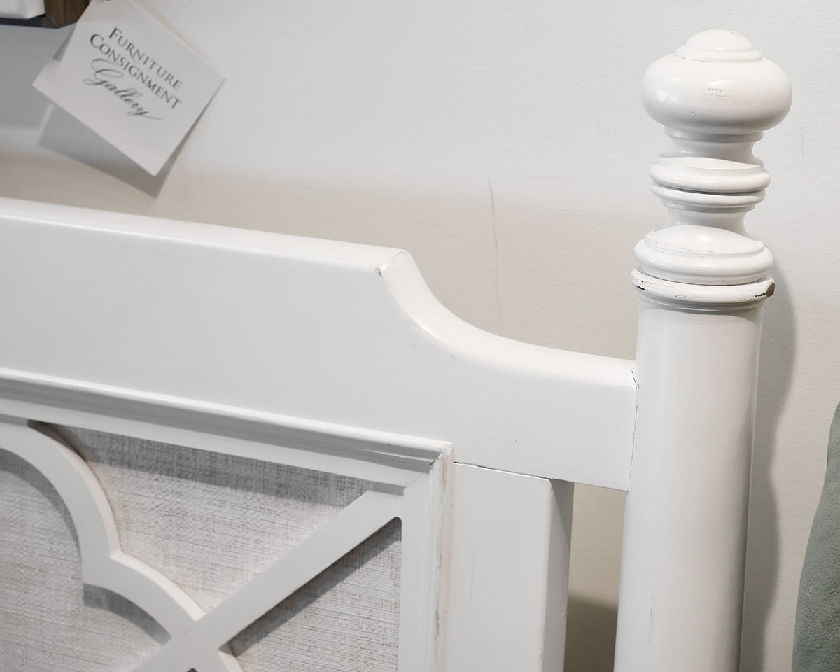 Tommy Bahama Ivory Key Southampton Queen Poster Bed