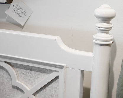 Tommy Bahama Ivory Key Southampton Queen Poster Bed