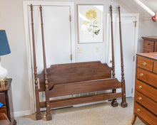 Ethan Allen 'Georgian Court'  4 Post Cherry Queen Bed