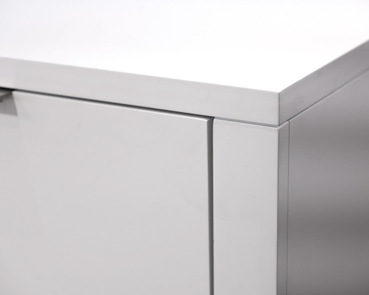 7-Drawer White Contemporary Dresser