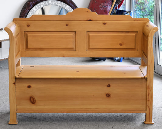 Pine English Farmhouse Bench