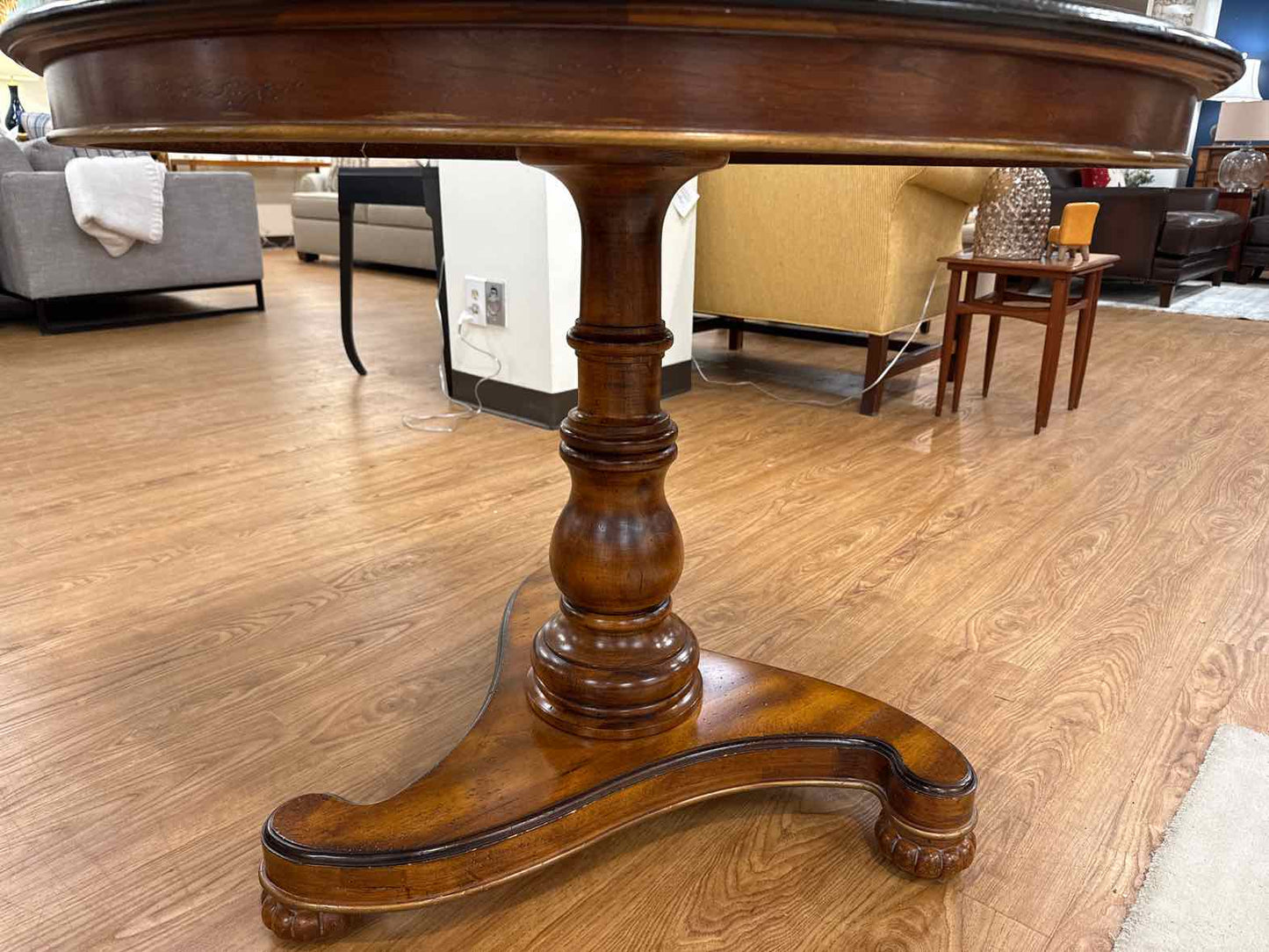 Sherrill Furniture Pedestal Accent Table
