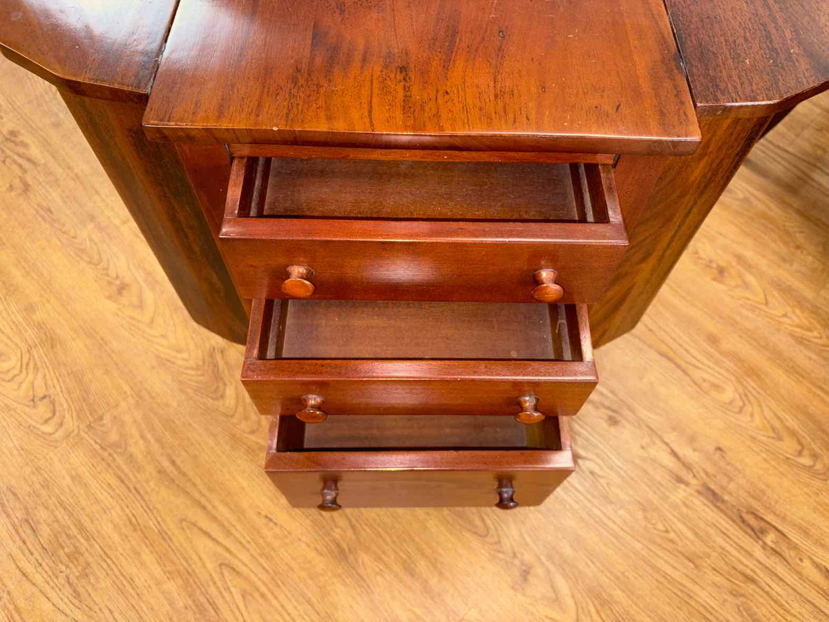 Cowan Martha Washington Sewing Table