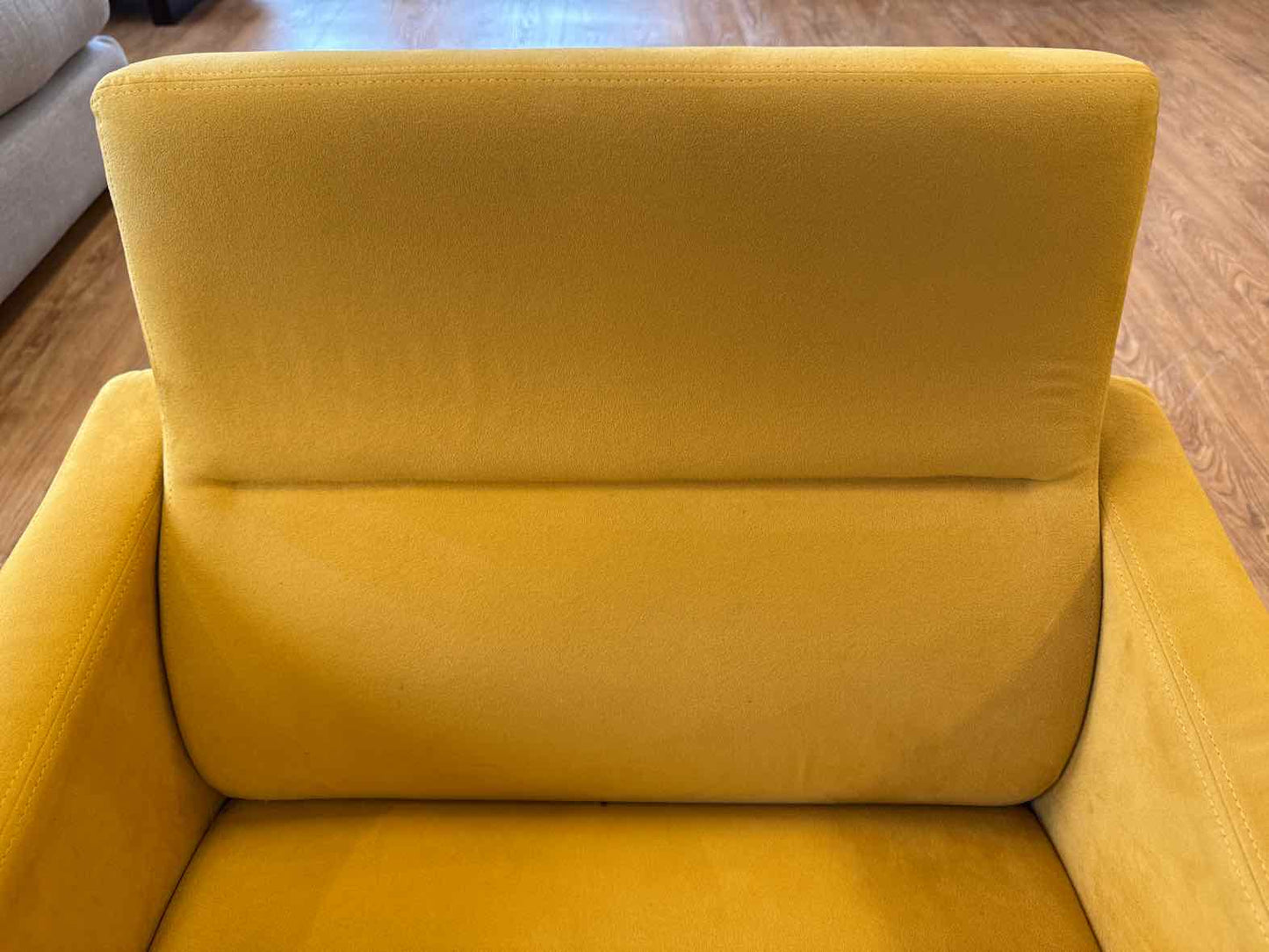 Fritz Hansen Pair of Series 3300 'Easy' Chairs by Arne Jacobsen
